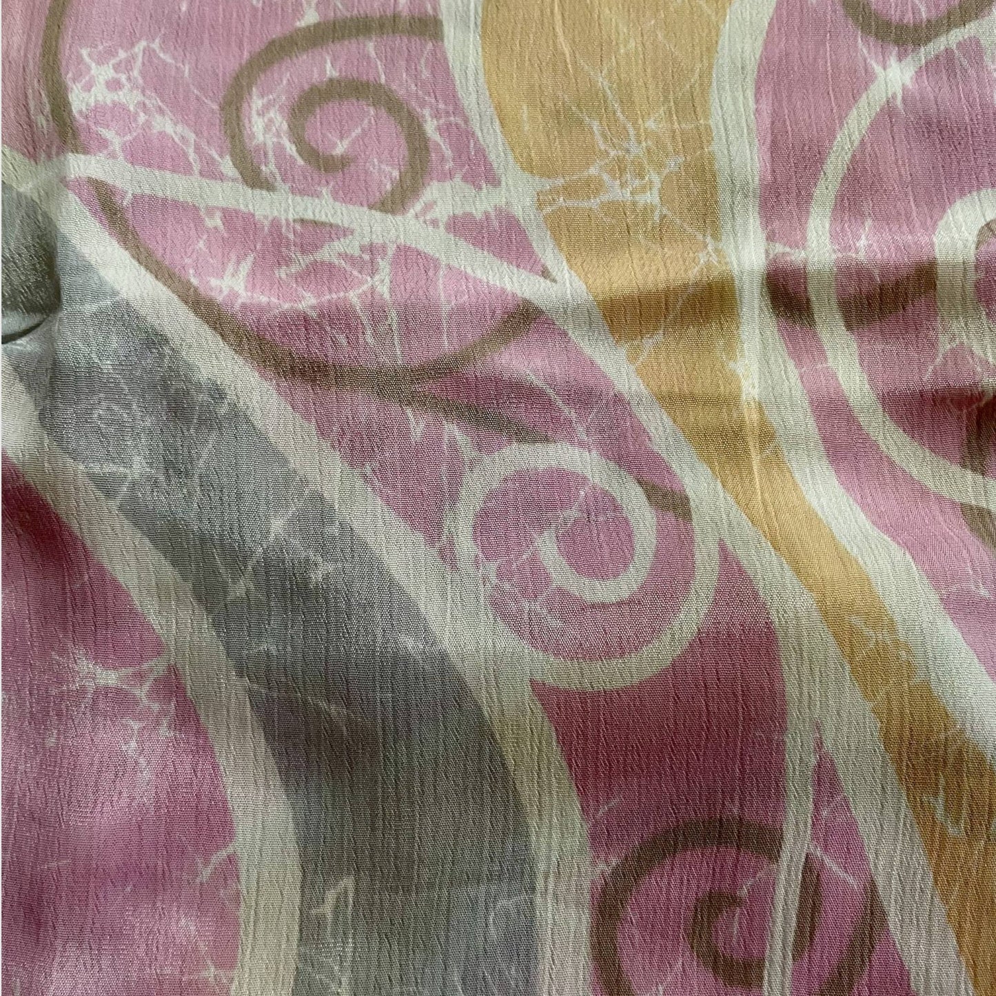 Upcycled Cropped Wickeltop #765 aus Vintage-Sari in Rosa – Stoffdetail