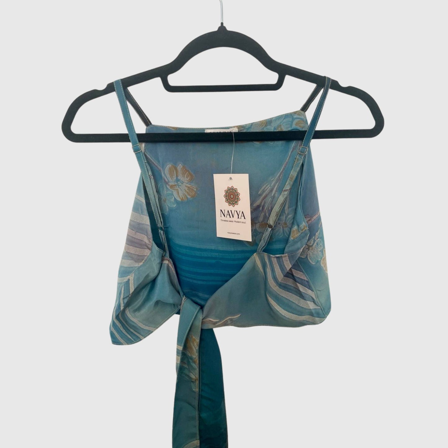 Upcycled Cropped Wickeltop #770 aus Vintage-Sari in Blau – Rückansicht