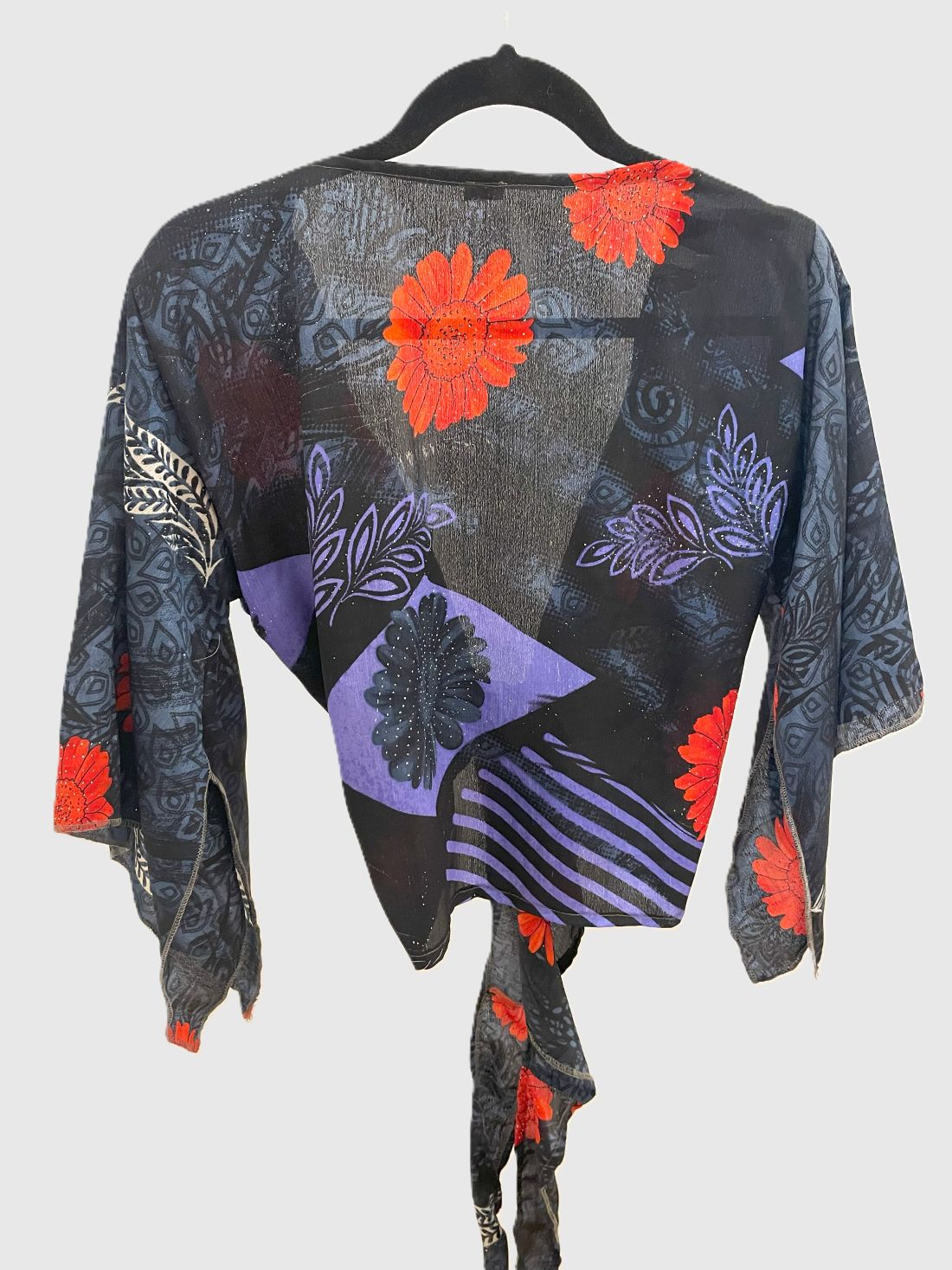 Indian Tight Top Bluse in Blau, Schwarz, Lila und Rot