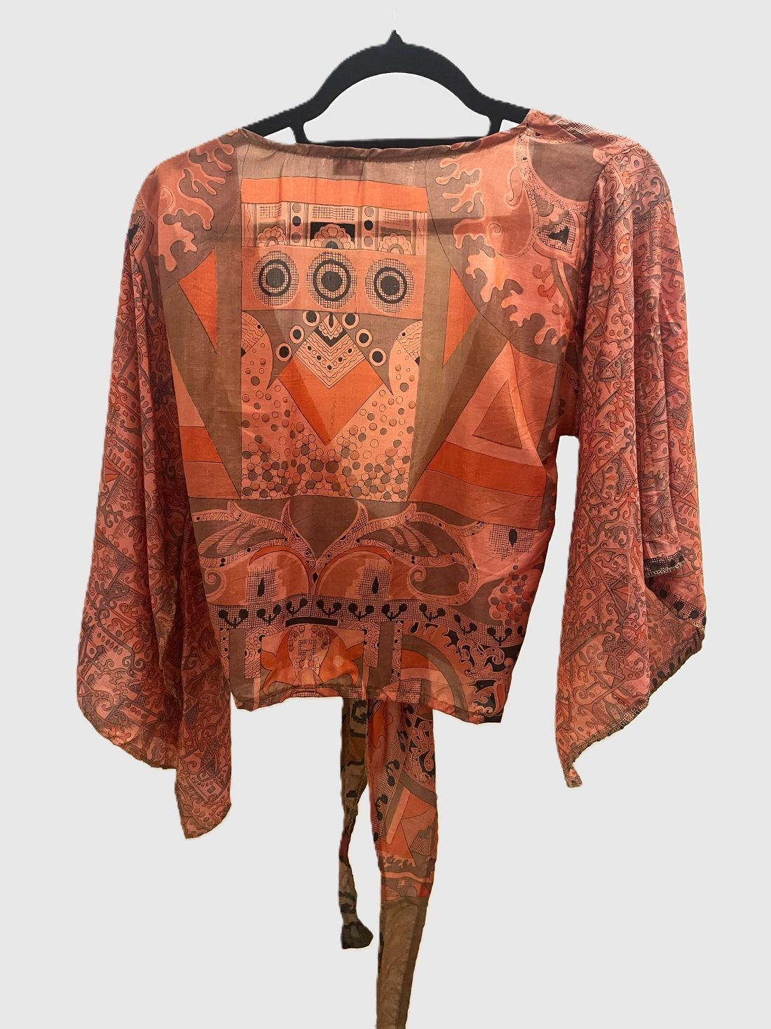Upcycled Wickelbluse #618 - Orange, Braun & Schwarz