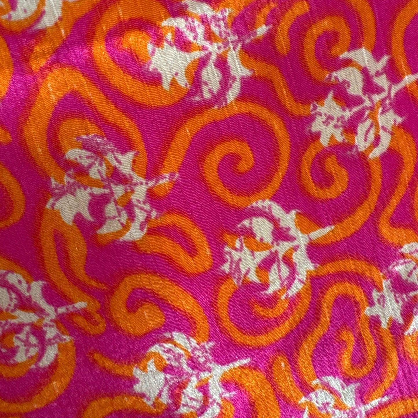 Upcycled Kimono #961 aus Vintage-Sari in Rot – Detailansicht