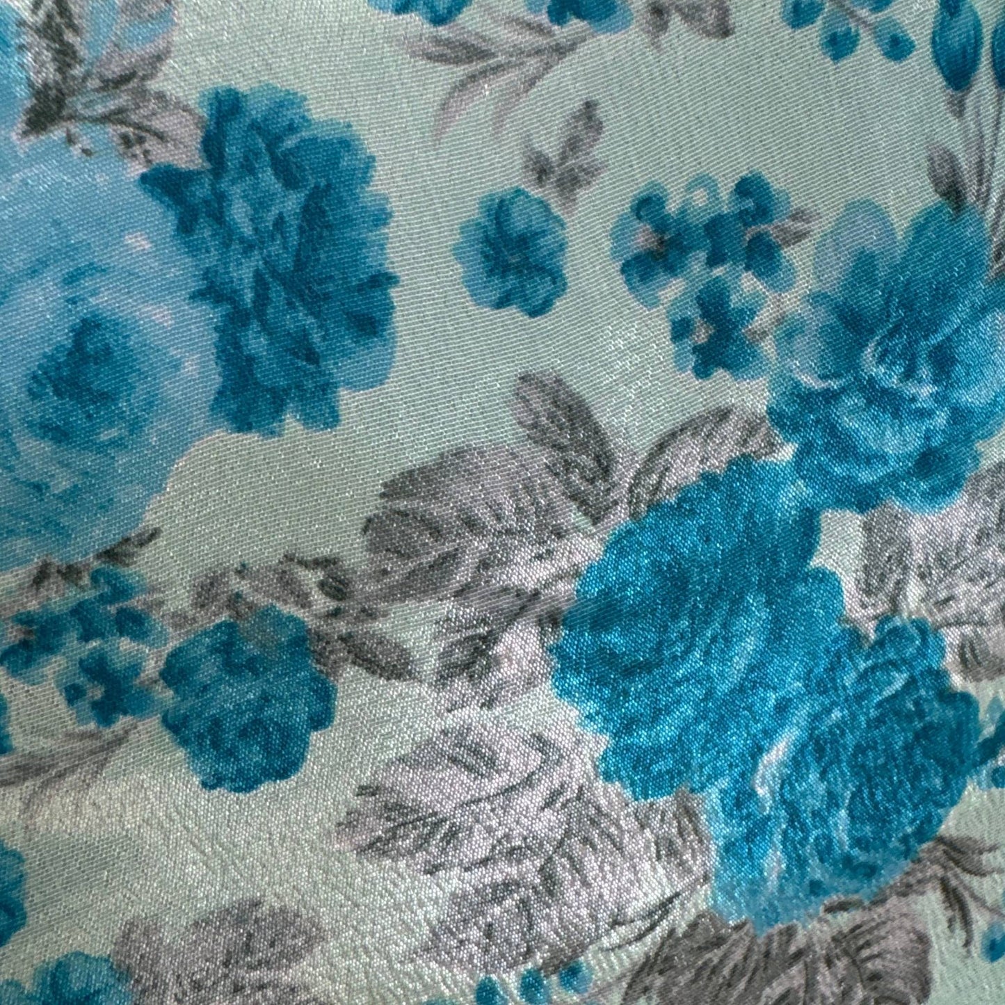 Upcycled Kimono #964 aus Vintage-Sari in Türkis & Grün – Detailansicht