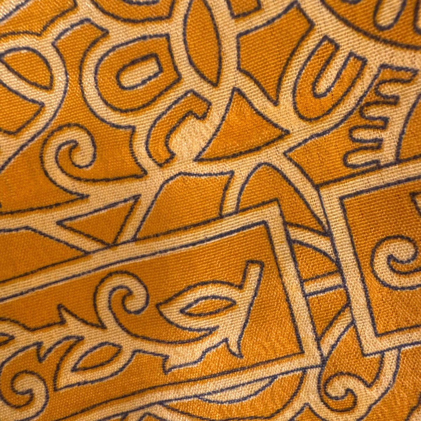 Upcycled Kimono #969 aus Vintage-Sari in Orange – Detailansicht
