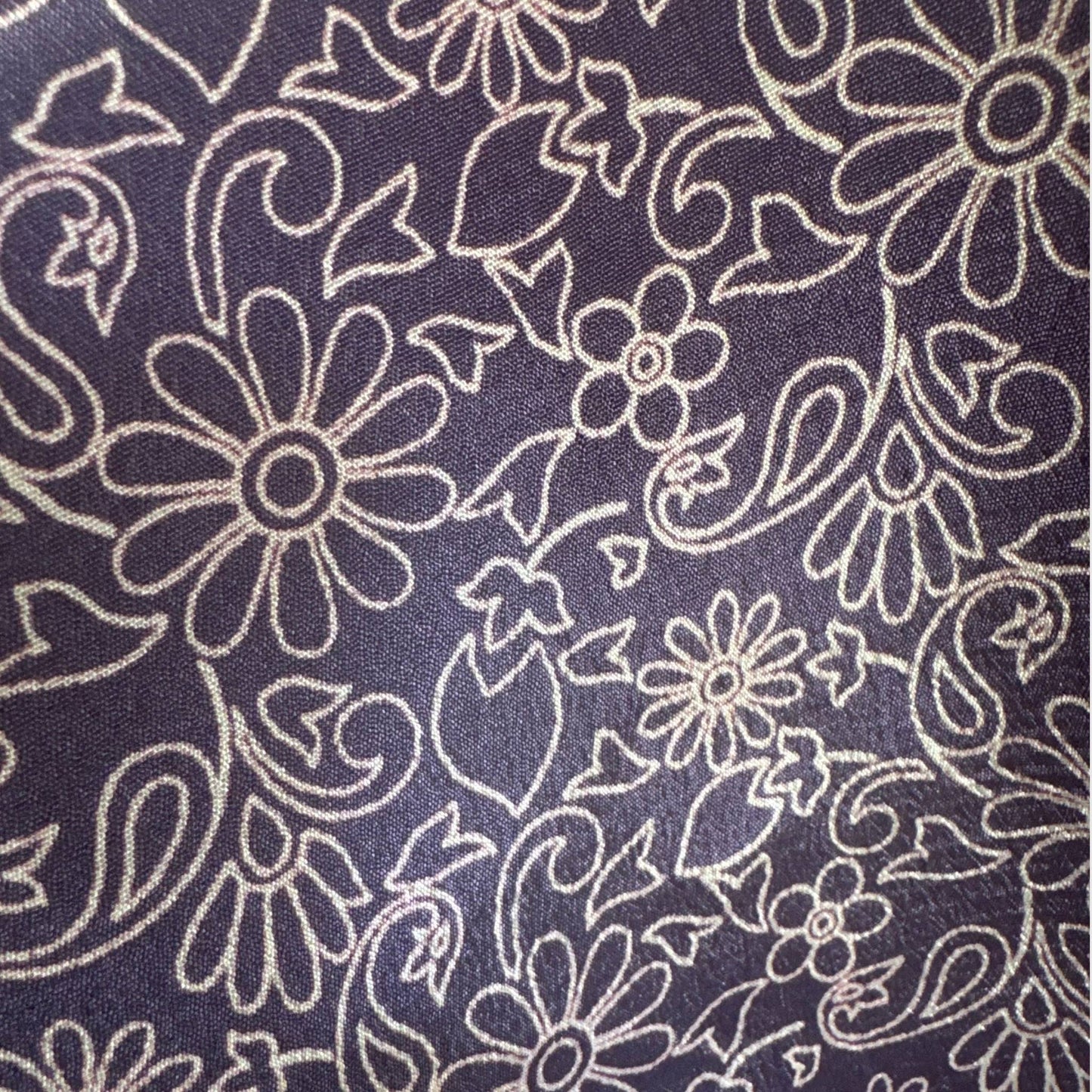 Upcycled Kimono #980 aus Vintage-Sari in Lila & Grau – Detailansicht