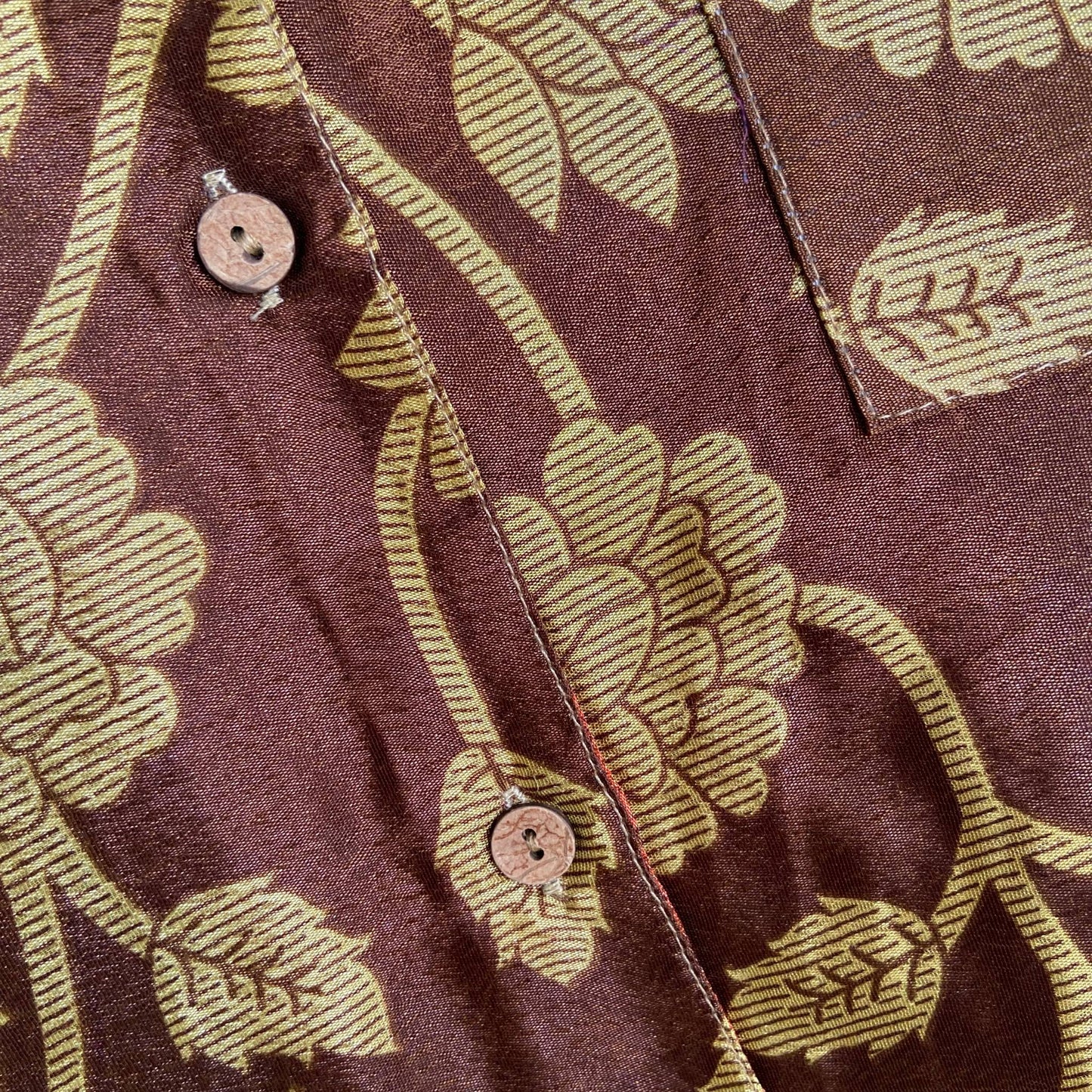 Upcycled Lounge Wear Set #1532 aus Vintage-Sari in Blau & Pink – Detailansicht