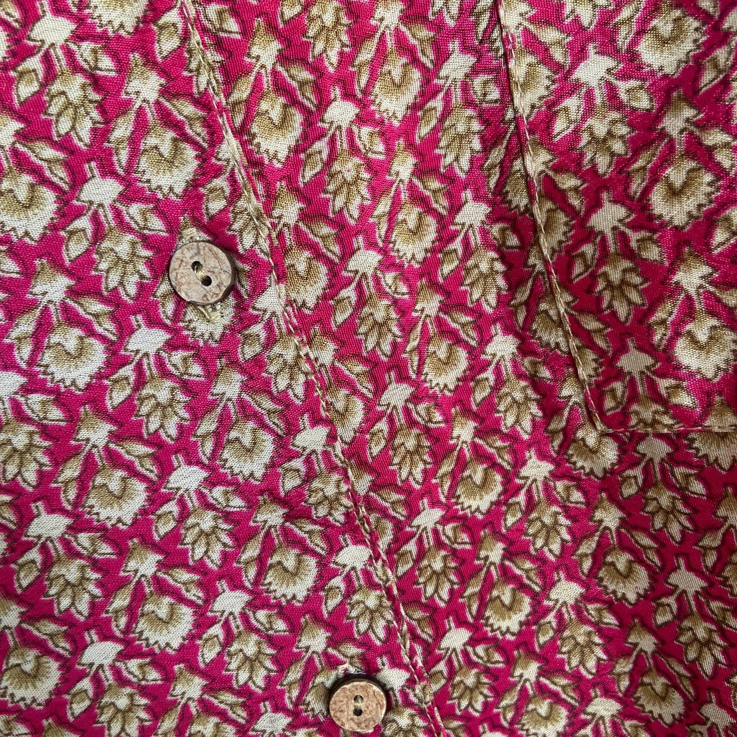 Upcycled Lounge Wear Set #1535 aus Vintage-Sari in Lila & Pink – Detailansicht