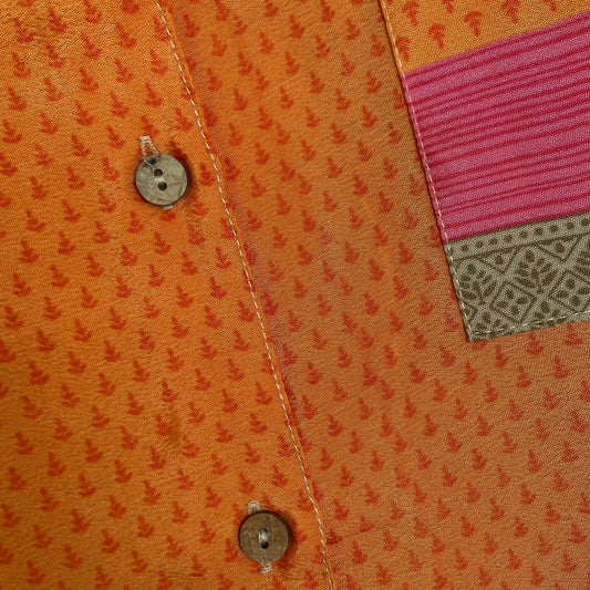 Upcycled Lounge Wear Set #1536 aus Vintage-Sari in Beige & Braun – Detailansicht