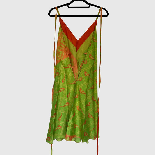Upcycled Magic Scarf Dress Kurz #687 aus Vintage-Sari in Grün & Orange – Rückansicht