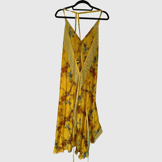 Upcycled Magic Scarf Dress Lang #730 aus Vintage-Sari in Gold & Braun – Rückansicht