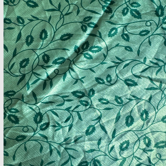 Stoffdetail: upcycelter Sari-Stoff in Grün