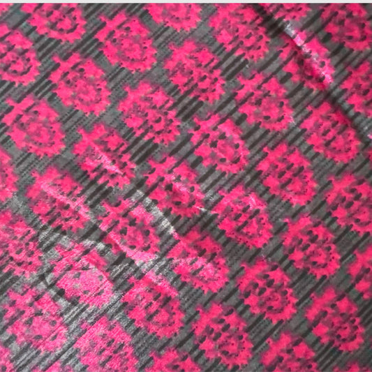 Stoffdetail: upcycelter Sari-Stoff in Pink