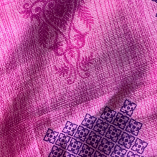 Stoffdetail: upcycelter Sari-Stoff in Pink