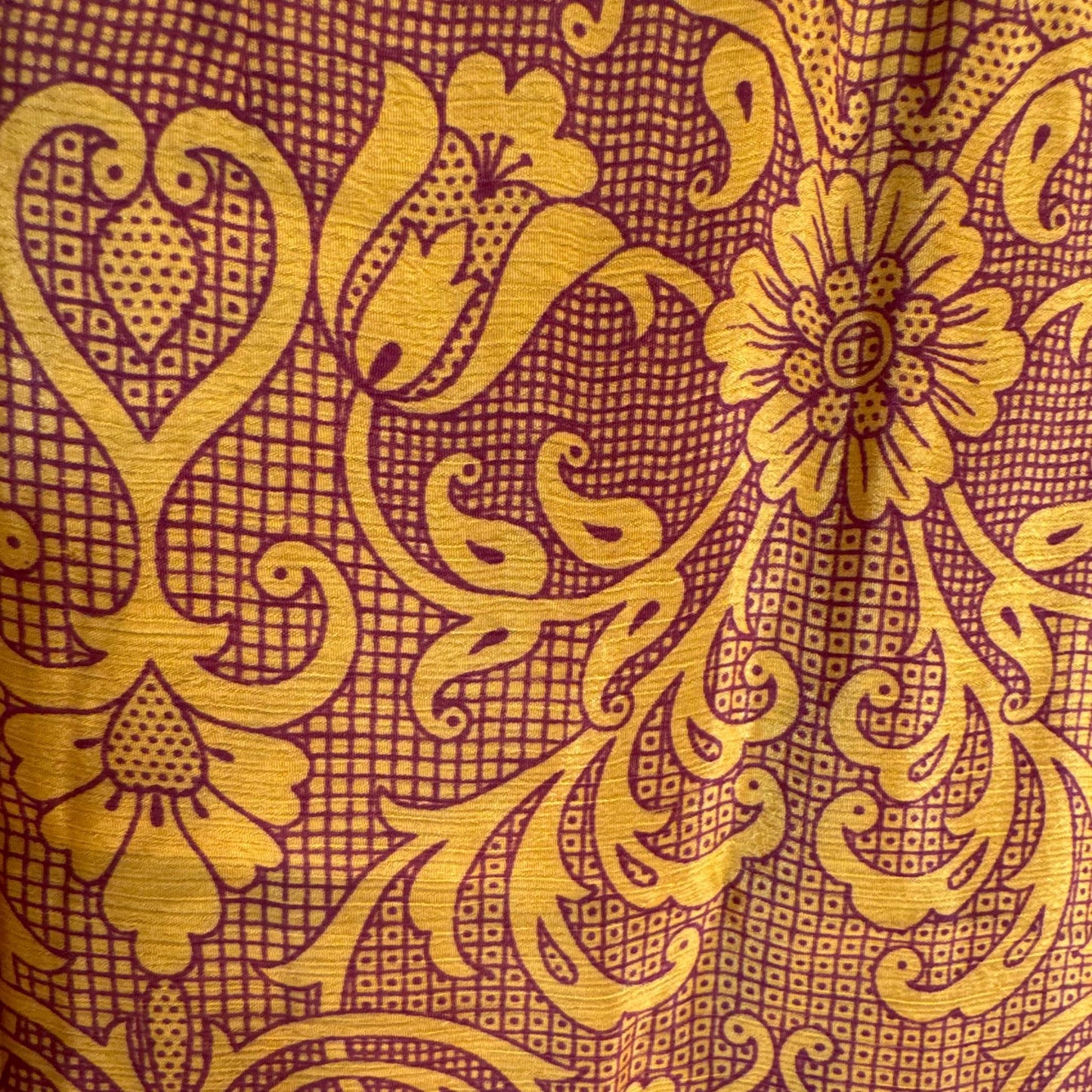 Upcycled Tiered Palazzo Pants #1099 aus Vintage-Sari in Braun & Gold – Detailansicht