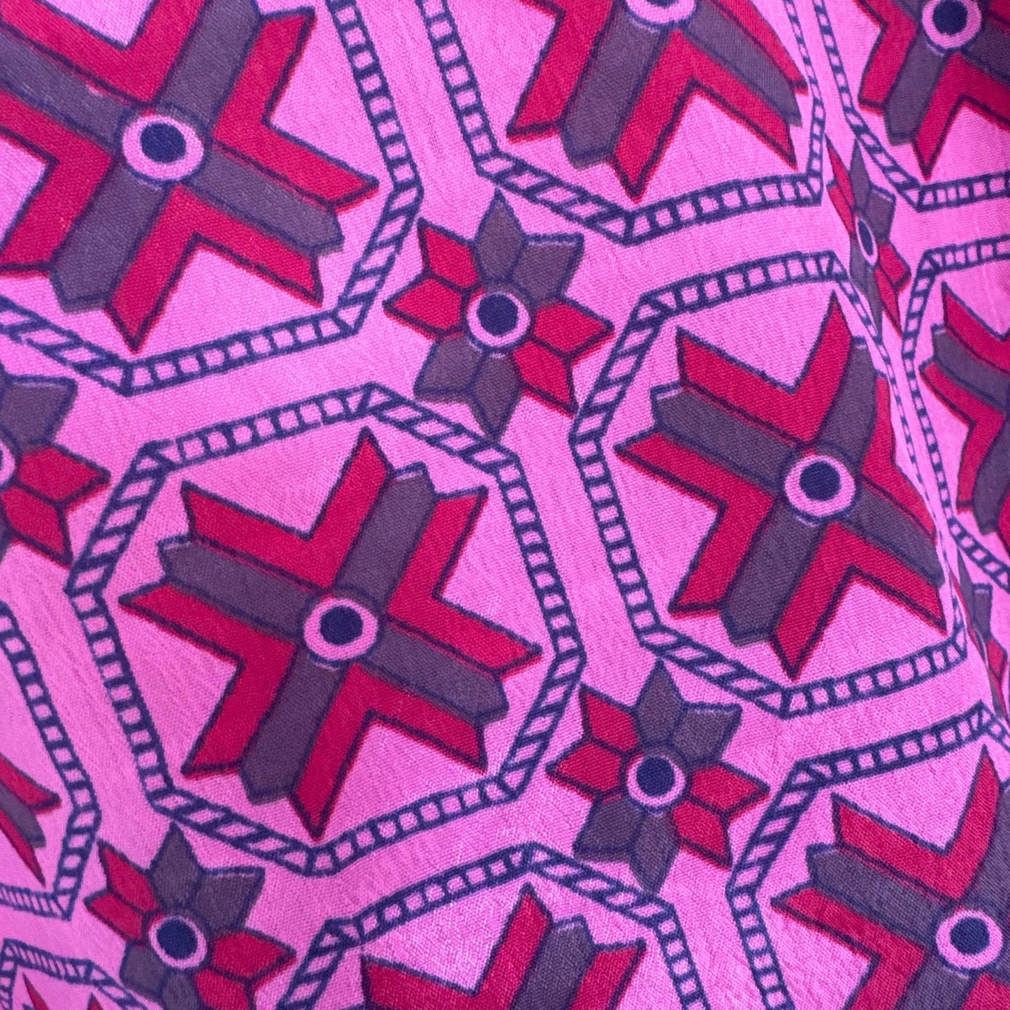 Upcycled Wickelbluse #923 aus Vintage-Sari in Pink – Detailansicht