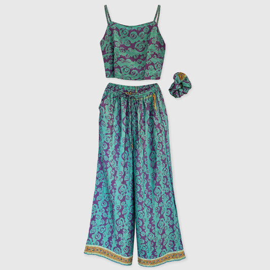 Upcycled Set aus Wickeltop und Palazzo-Hose aus Sari-Stoff in Grün & Magenta, Vorderansicht