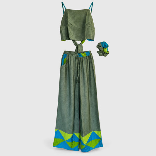 Upcycled Set aus Wickeltop und Palazzo-Hose aus Sari-Stoff in Grau & Türkis, Vorderansicht