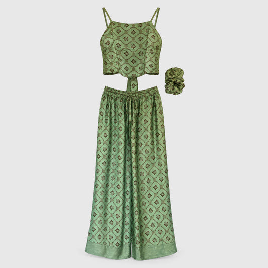 Upcycled Set aus Wickeltop und Palazzo-Hose aus Sari-Stoff in Grün, Vorderansicht