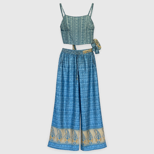 Upcycled Set aus Wickeltop und Palazzo-Hose aus Sari-Stoff in Blau & Türkis, Vorderansicht