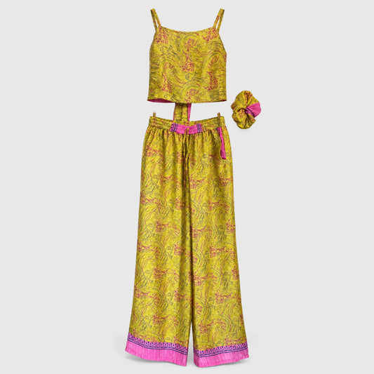 Upcycled Set aus Wickeltop und Palazzo-Hose aus Sari-Stoff in Gelb & Orange, Vorderansicht