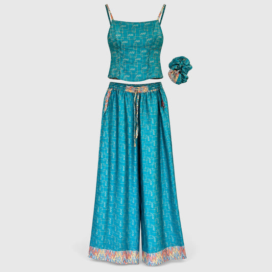 Upcycled Set aus Wickeltop und Palazzo-Hose aus Sari-Stoff in Türkis, Vorderansicht