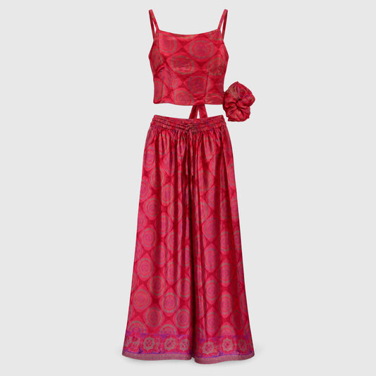 Upcycled Set aus Wickeltop und Palazzo-Hose aus Sari-Stoff in Rot, Vorderansicht