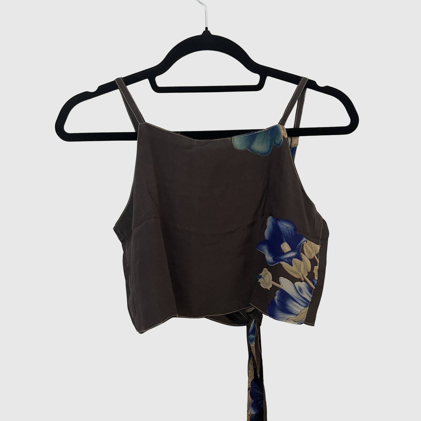 Upcycled Cropped Wickeltop #760 aus Vintage-Sari in Braun und Blau – Vorderansicht