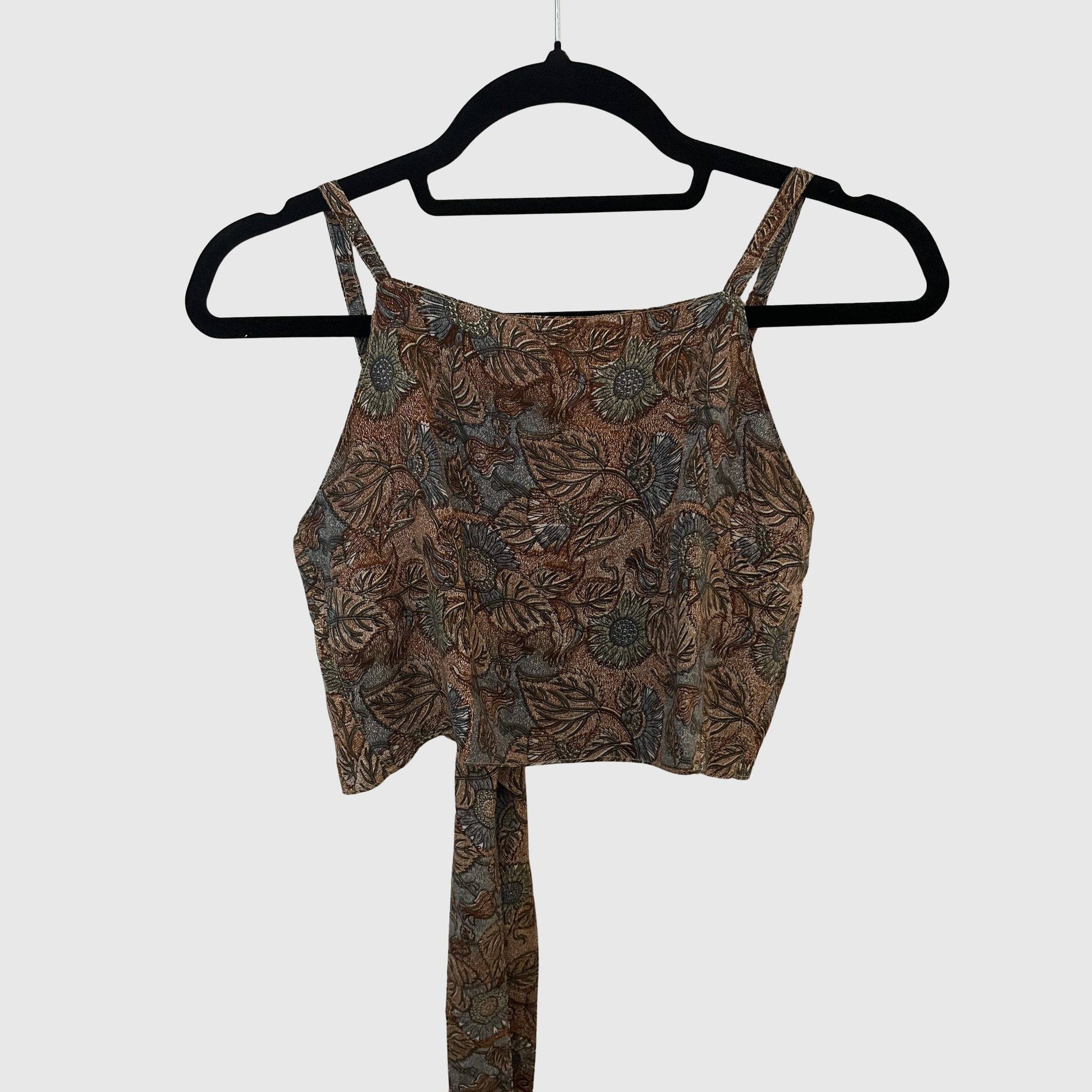 Upcycled Cropped Wickeltop #762 aus Vintage-Sari in Braun – Vorderansicht