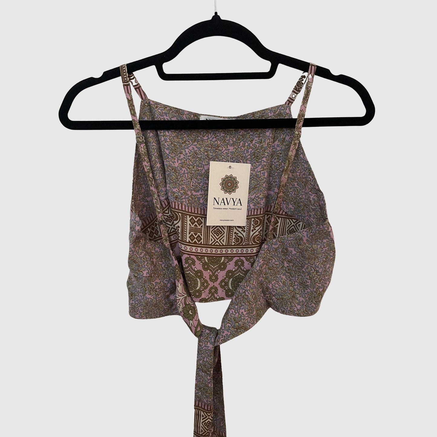 Upcycled Cropped Wickeltop #764 aus Vintage-Sari in Rosa – Rückansicht