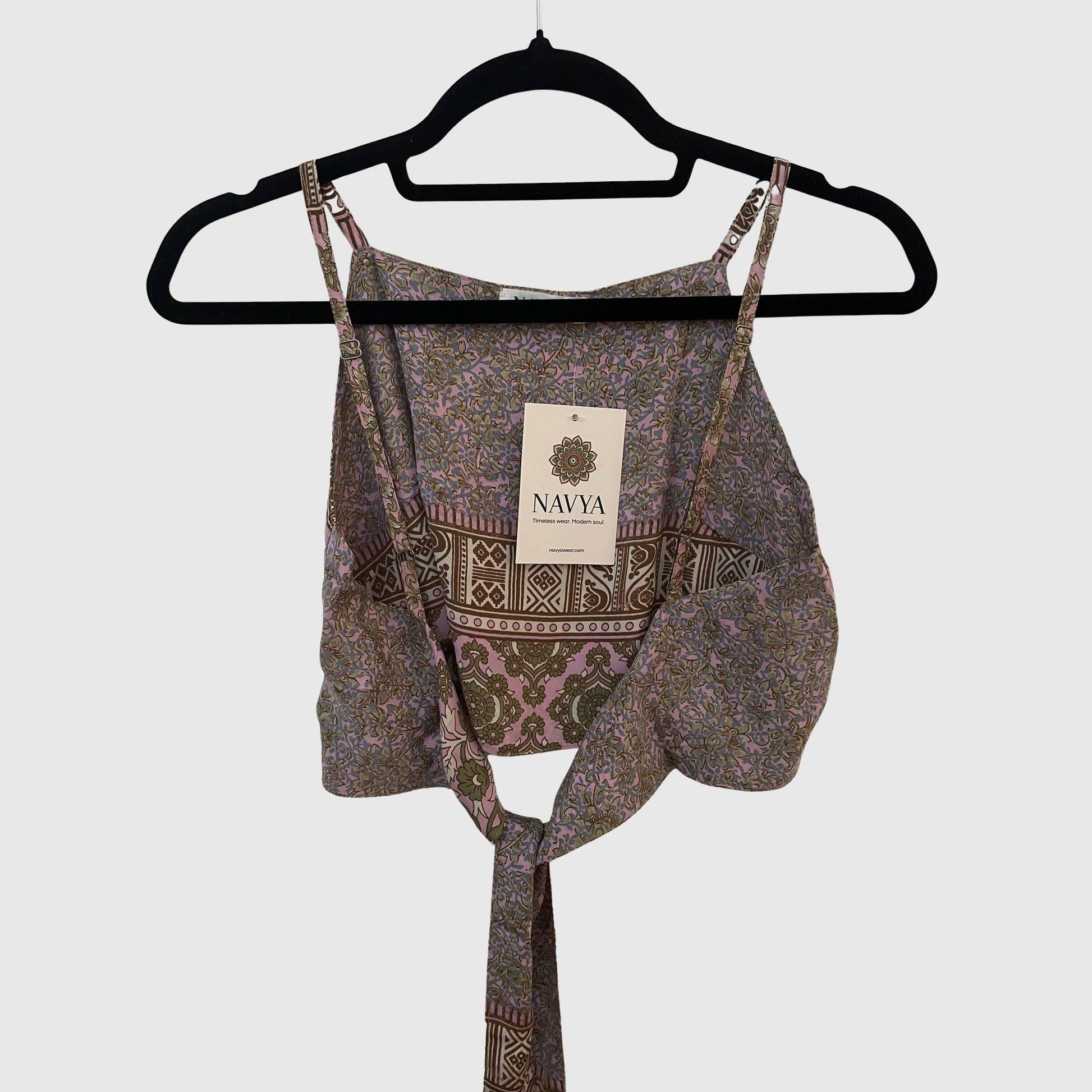 Upcycled Cropped Wickeltop #764 aus Vintage-Sari in Rosa – Rückansicht