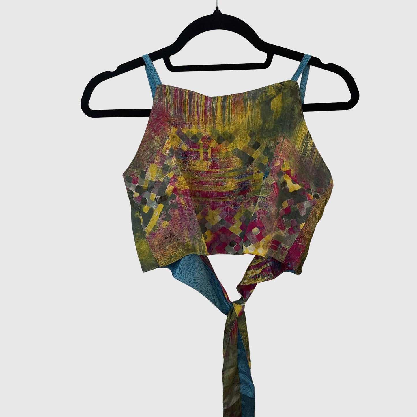 Upcycled Cropped Wickeltop #767 aus Vintage-Sari in Pink und Gelb – Vorderansicht