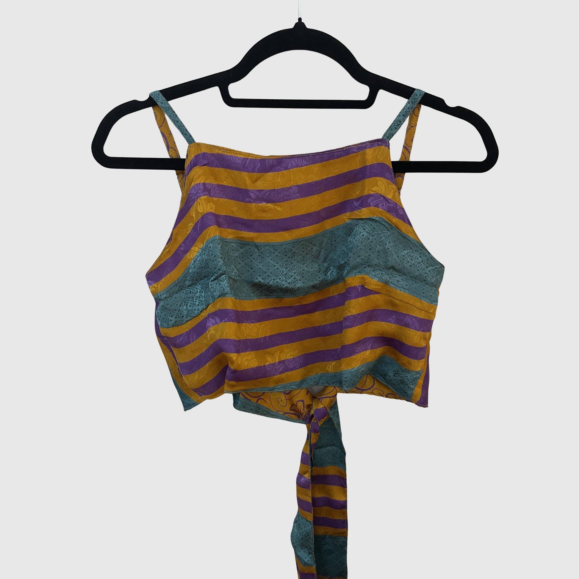 Upcycled Cropped Wickeltop #768 aus Vintage-Sari in Orange und Lila – Vorderansicht