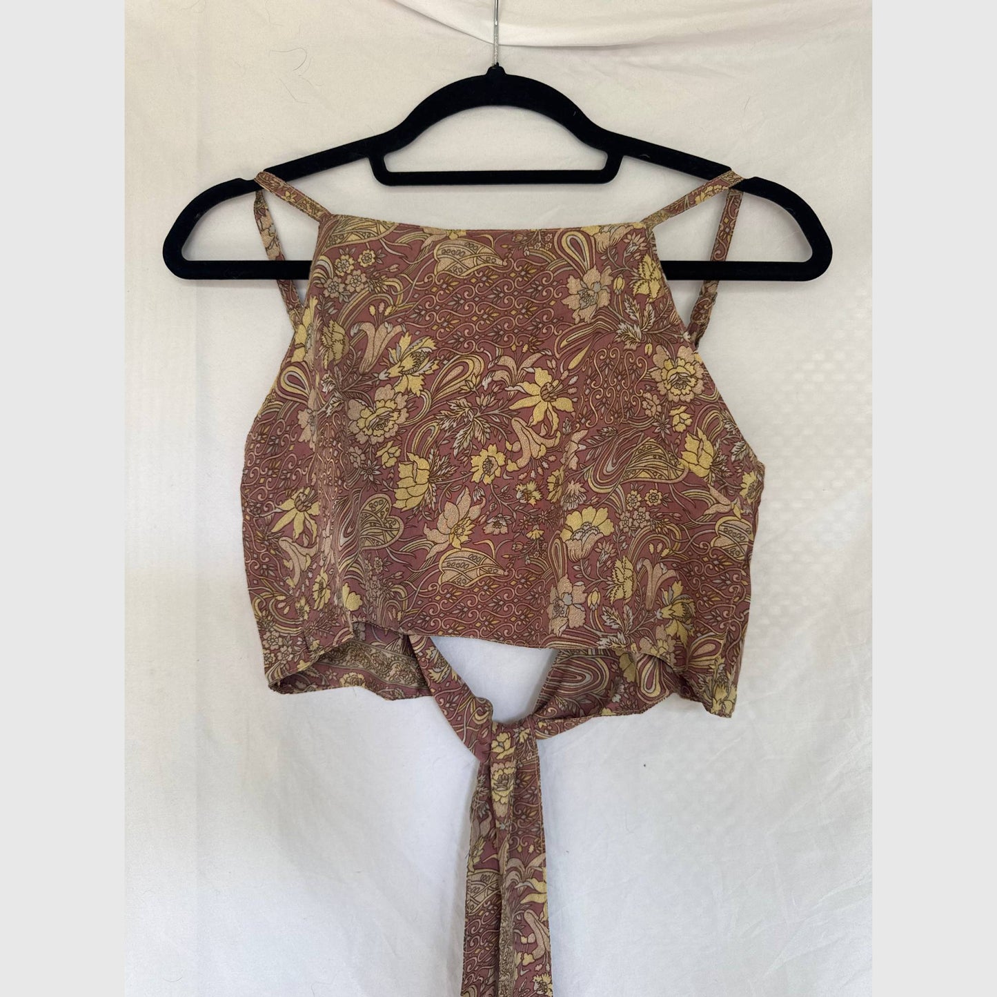 Upcycled Cropped Wickeltop #787 aus Vintage-Sari in Weiß & Braun – Vorderansicht