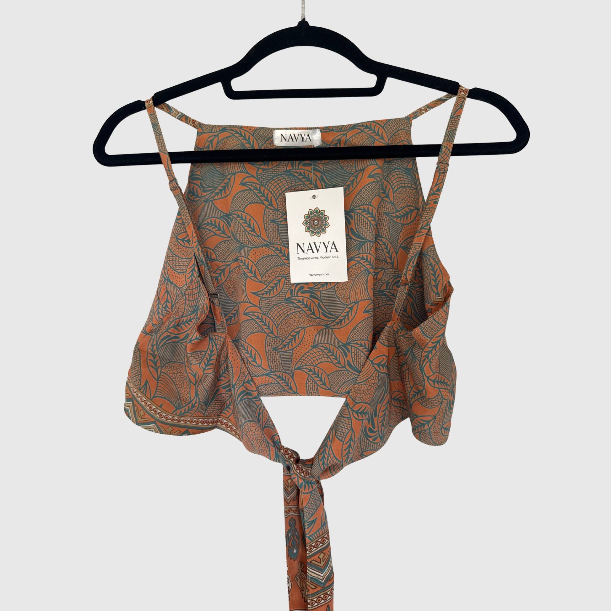 Upcycled Cropped Wickeltop #789 aus Vintage-Sari in Braun & Orange – Rückansicht