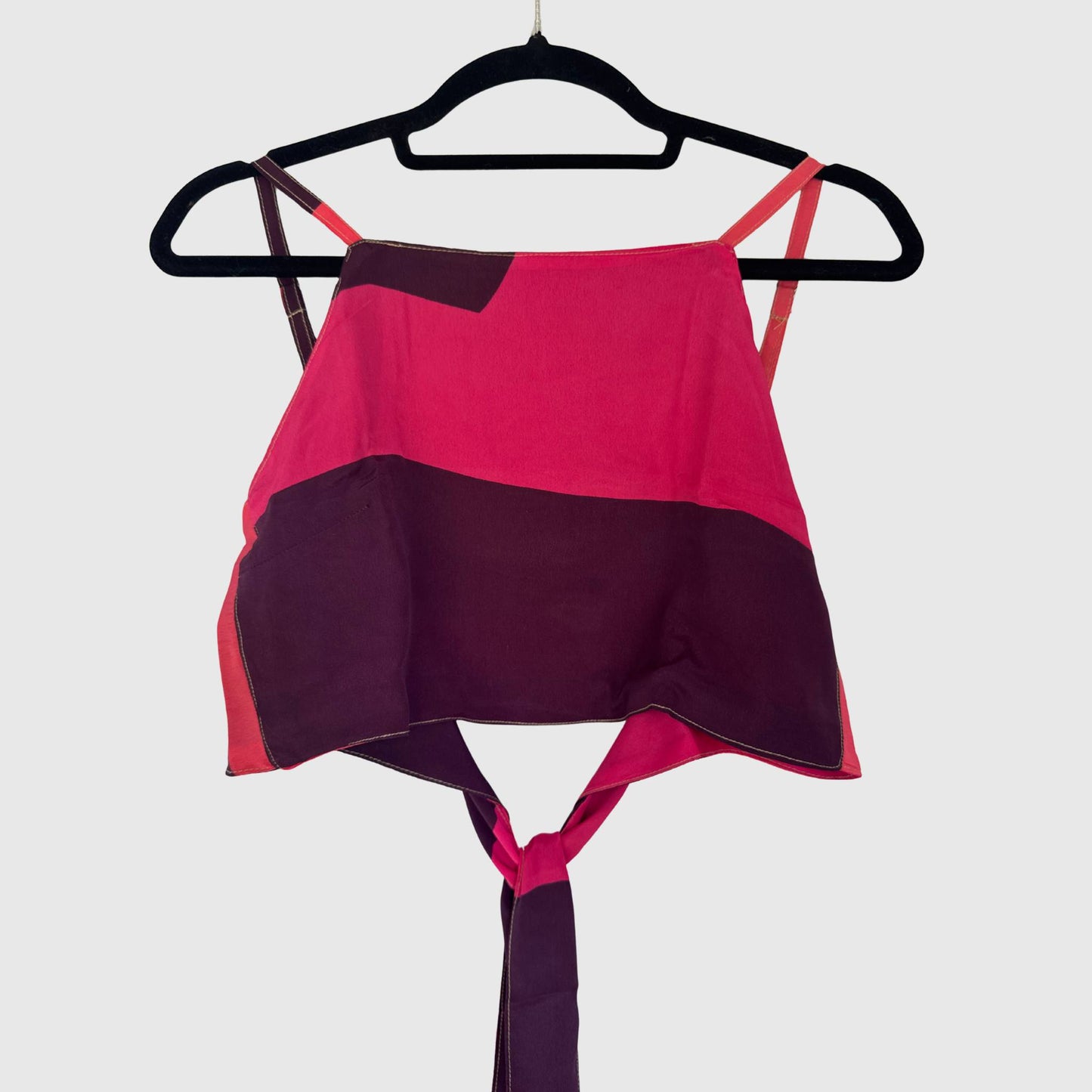 Upcycled Cropped Wickeltop #793 aus Vintage-Sari in Lila & Pink – Vorderansicht