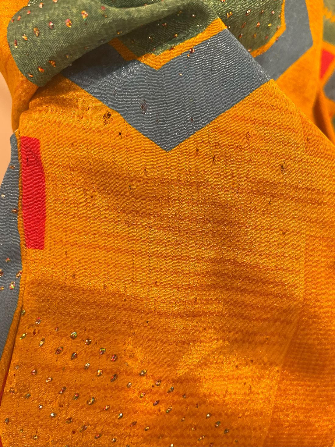 Indian Tight Top Bluse in Gelb, Blau und Rot