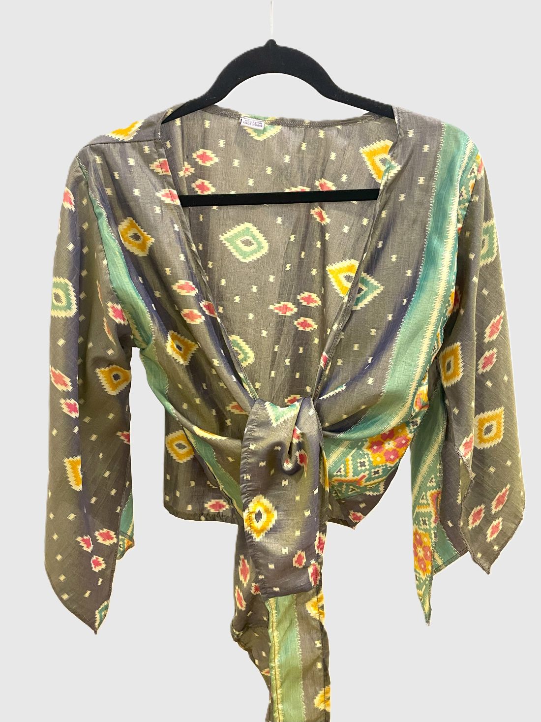 Indian Tight Top Bluse in Grau, Grün, Gelb und Rot