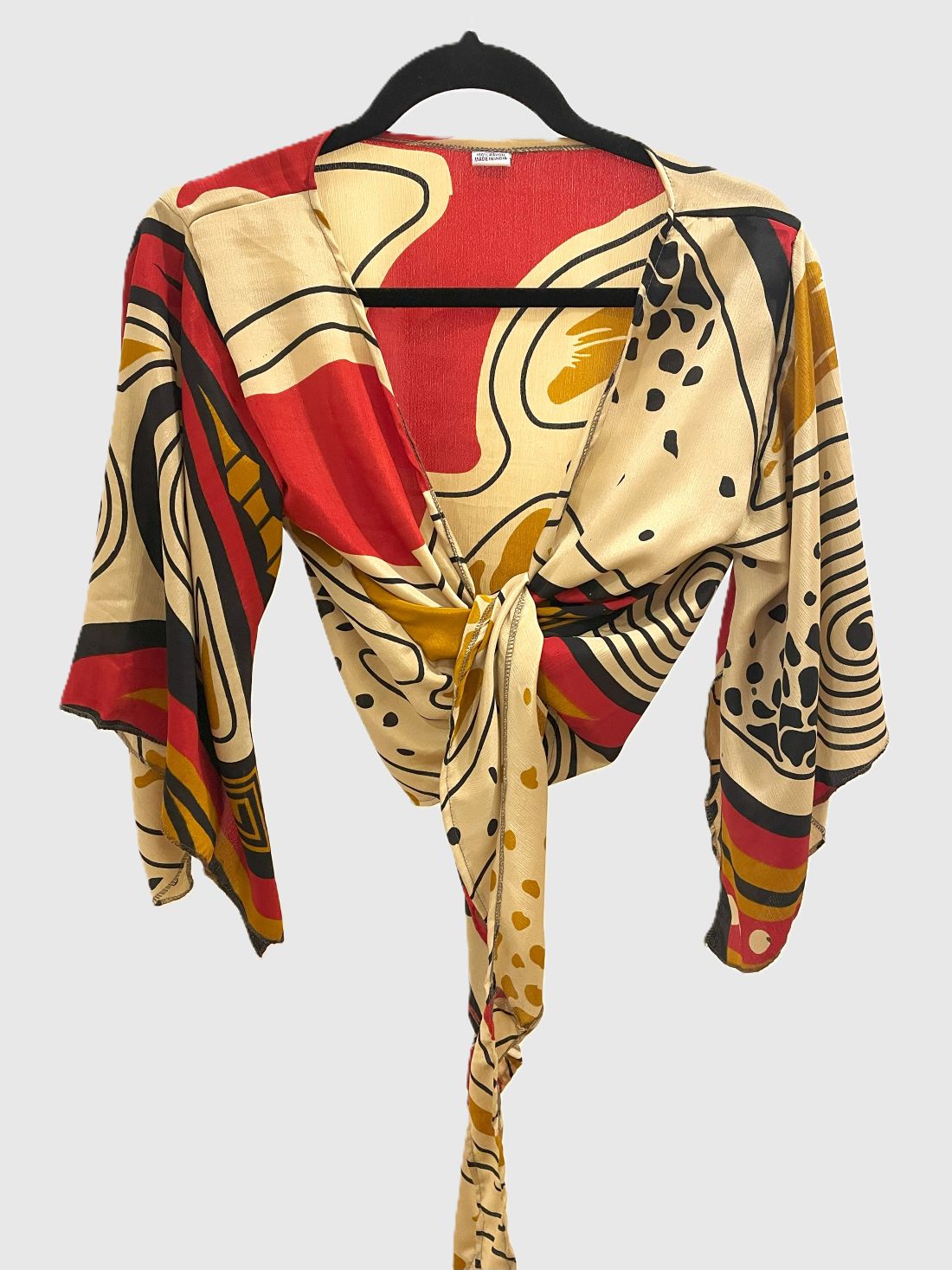 Indian Tight Top Bluse in Rot, Beige, Gelb und Schwarz