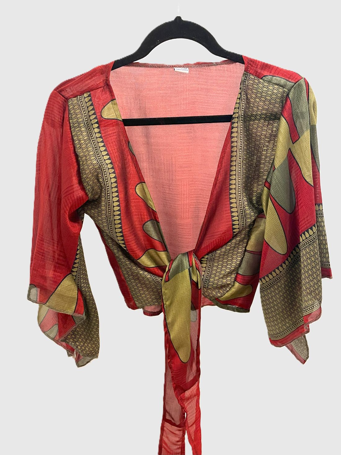 Indian Tight Top Bluse in Rot, Gold und Grau