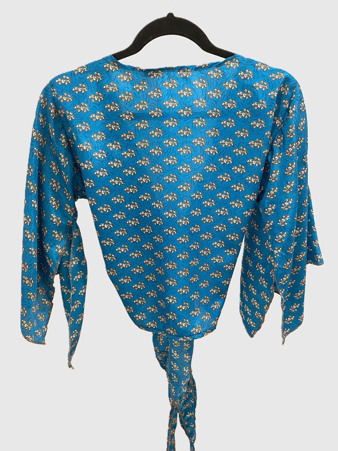 Indian Tight Top Bluse in Blau und Weiß