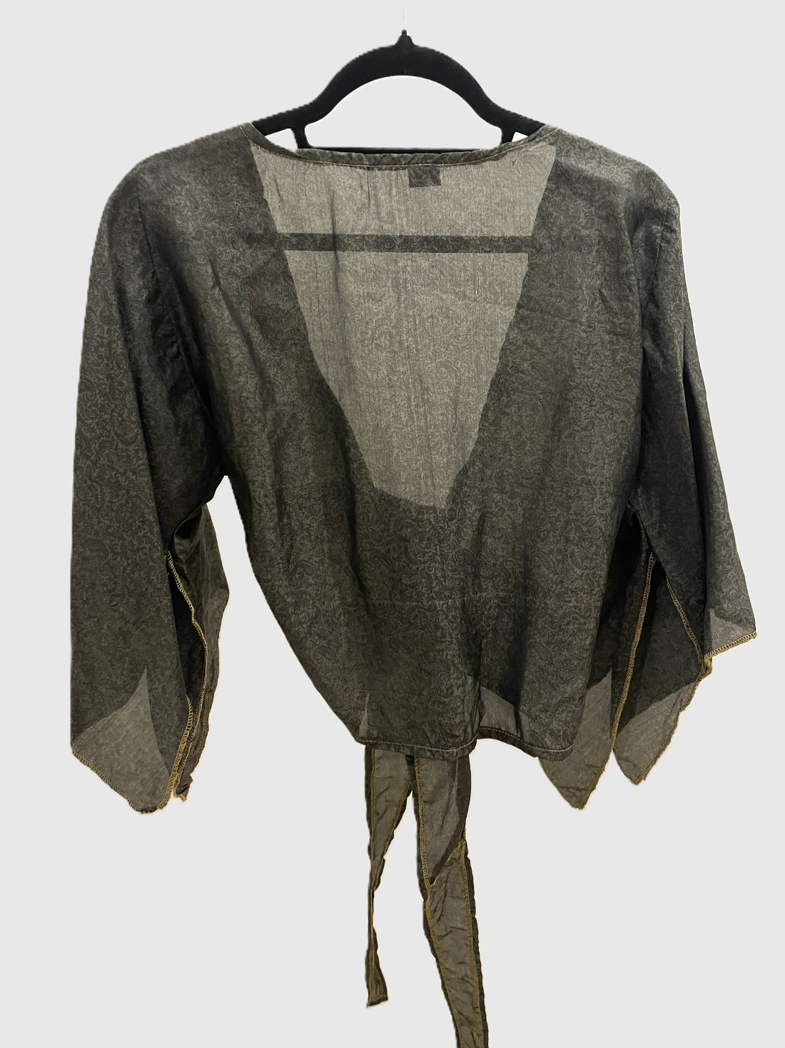 Upcycled Wickelbluse #605 - Grau & Schwarz