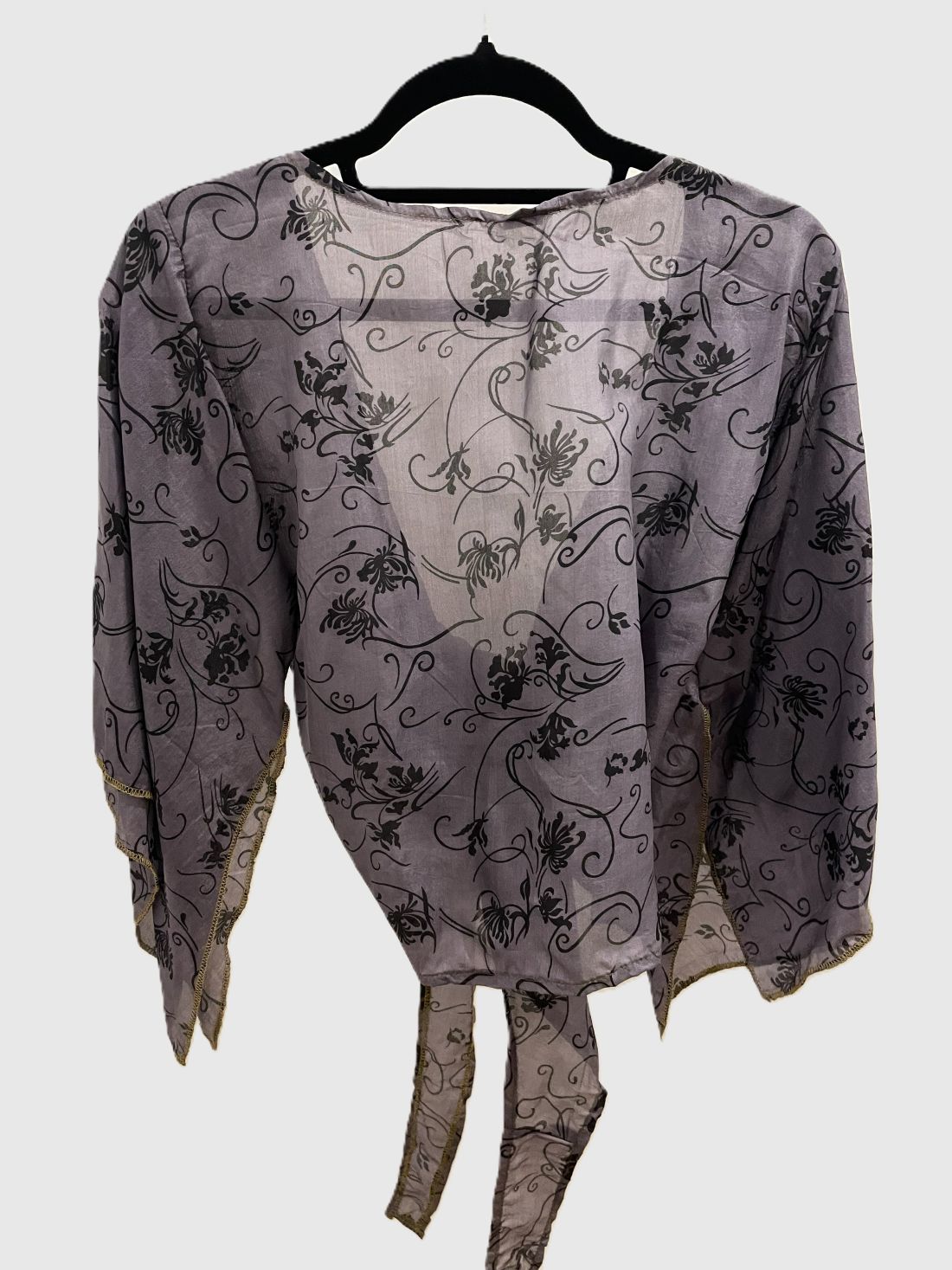 Upcycled Wickelbluse #606 - Schwarz & Lila