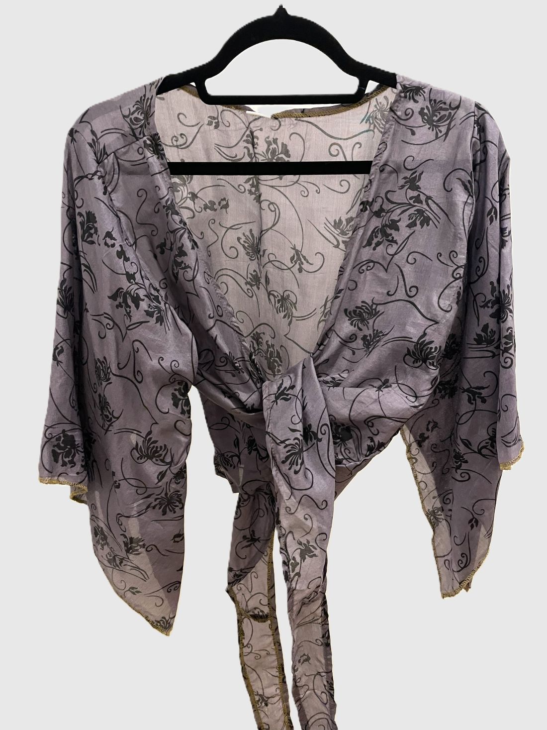 Upcycled Wickelbluse #606 - Schwarz & Lila