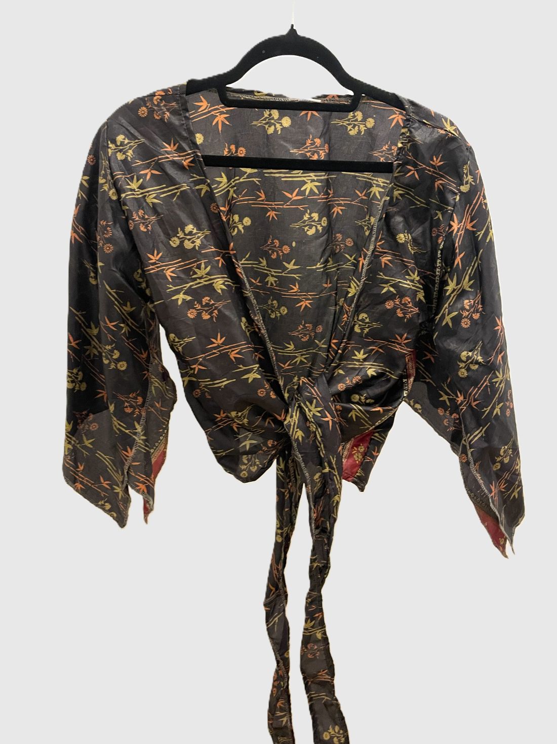 Upcycled Wickelbluse #609 - Schwarz, Orange & Grün