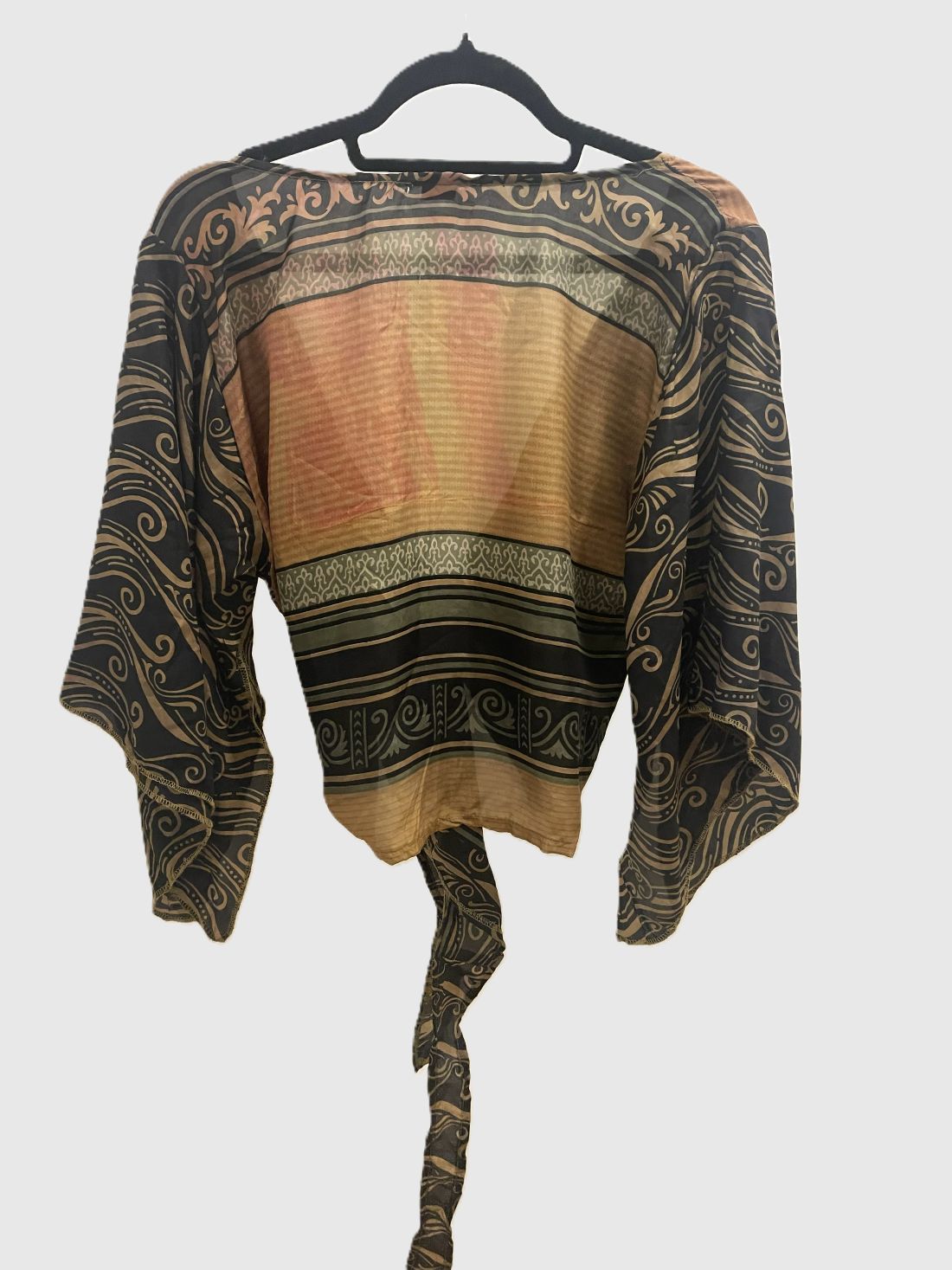 Upcycled Wickelbluse #616 - Schwarz & Beige