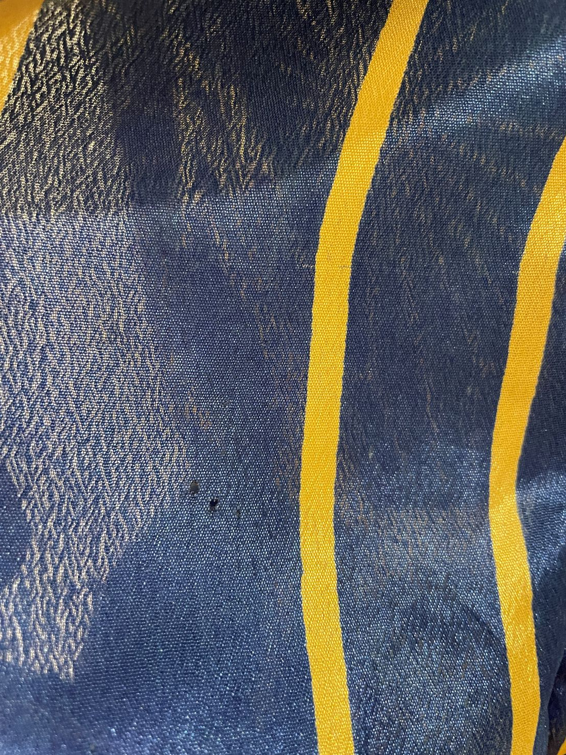 Upcycled Wickelbluse #629 - Blau & Gold
