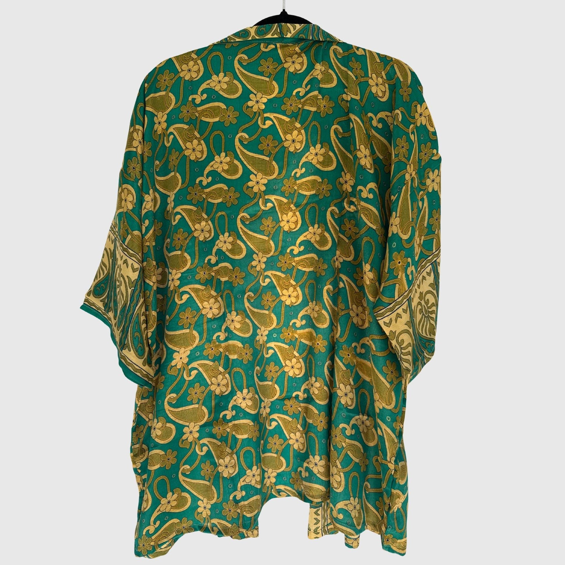 Upcycled Kimono #950 aus Vintage-Sari in Gold & Türkis – Rückansicht