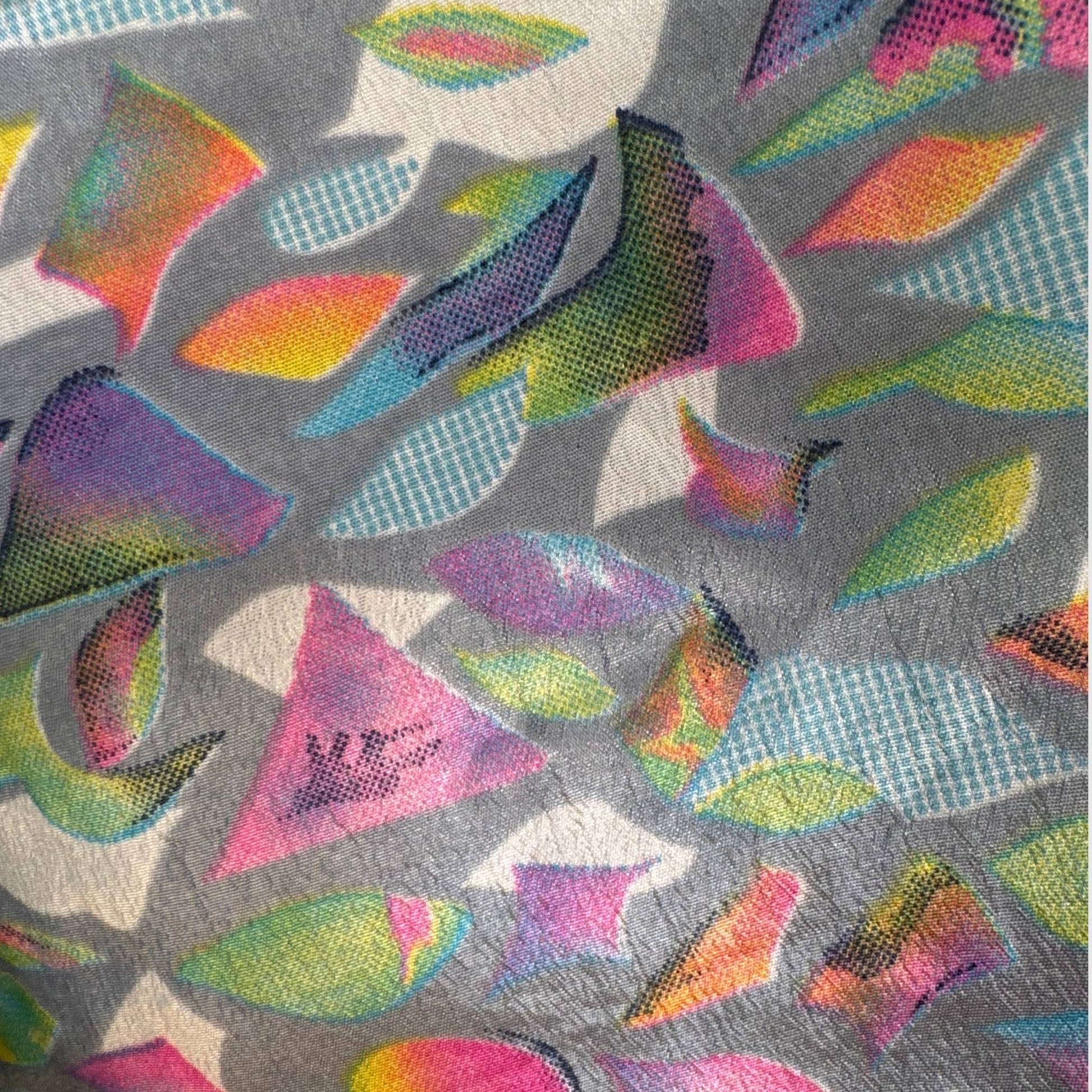 Upcycled Kimono #951 aus Vintage-Sari in Grau & Türkis – Detailansicht