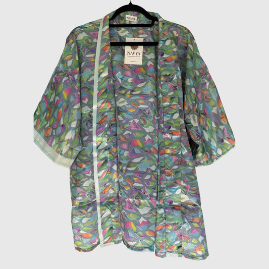 Upcycled Kimono #951 aus Vintage-Sari in Grau & Türkis – Vorderansicht