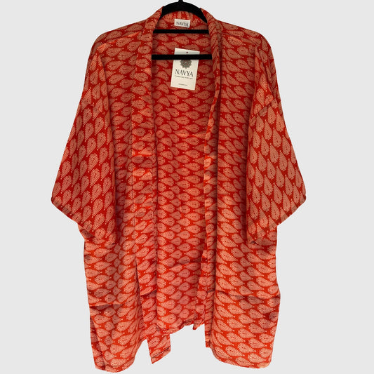 Upcycled Kimono #953 aus Vintage-Sari in Rot & Dunkelrot – Vorderansicht