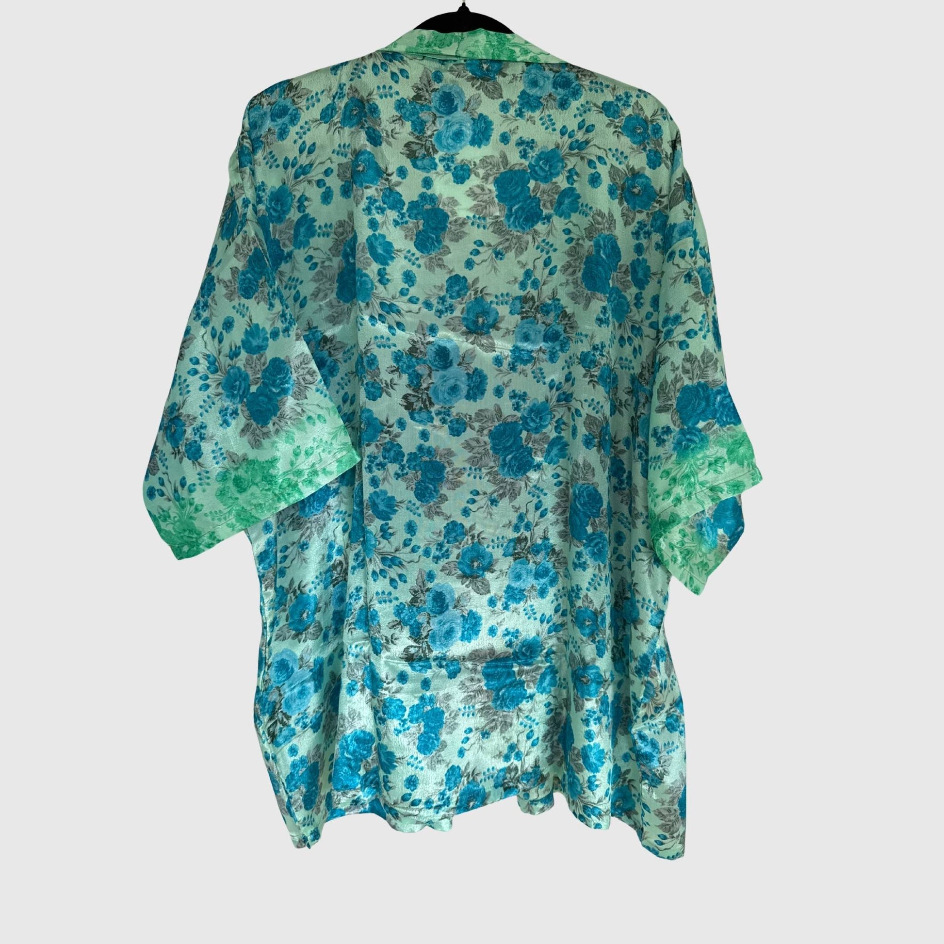Upcycled Kimono #964 aus Vintage-Sari in Türkis & Grün – Rückansicht